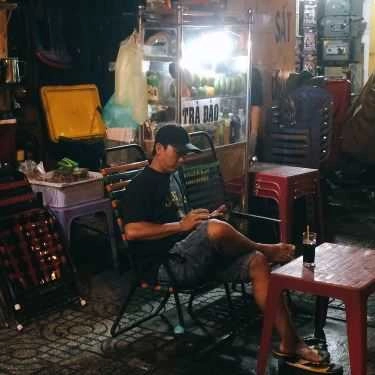 Không gian- Ăn vặt Sinh Tố Đêm