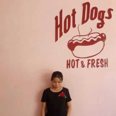 Không gian- Ăn vặt Sisi's Hotdogs