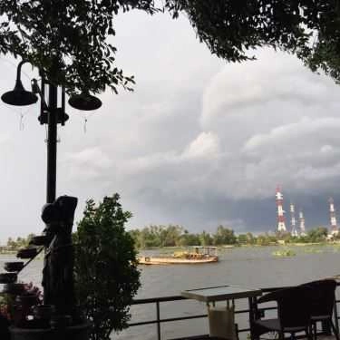 Không gian- Sông Quê Cafe