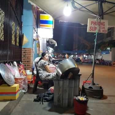Không gian- Ăn vặt Súp Cua Phượng - Xóm Chiếu