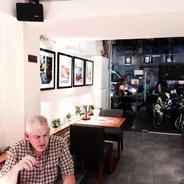 Không gian- Sweet Street Cafe