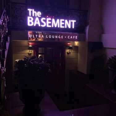 Không gian- The Basement Bar