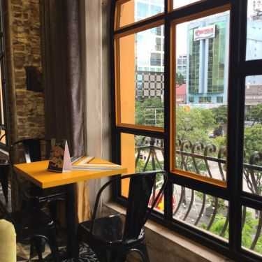 Không gian- The Local Coffee