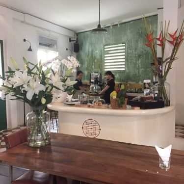 Không gian- The Old Compass Cafe
