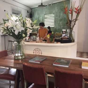 Không gian- The Old Compass Cafe