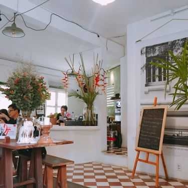 Không gian- The Old Compass Cafe