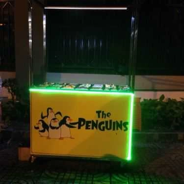 Không gian- Ăn vặt The Penguins - Trái Cây Tự Chọn