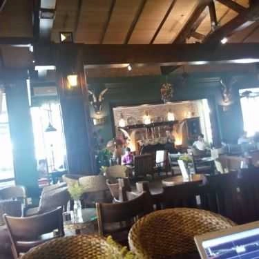 Không gian- Thềm Xưa Cafe - Lê Văn Việt