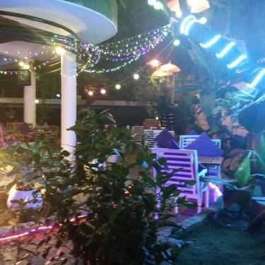 Không gian- Thuyền Cafe