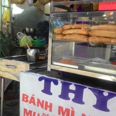 Không gian- Ăn vặt Thy - Bánh Mì Nướng Muối Ớt Sa Tế