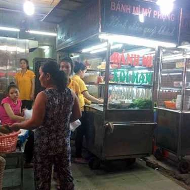 Không gian- Tiệm Bánh Mỹ Phụng