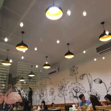 Không gian- Cafe Trà Sữa Nhà Làm Hoa Ly