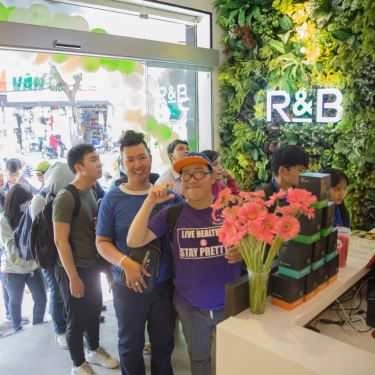 Tổng hợp- Cafe Trà Sữa R&B Tea - Lê Văn Sỹ