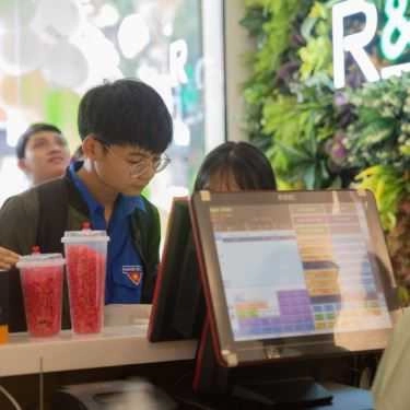 Tổng hợp- Cafe Trà Sữa R&B Tea - Lê Văn Sỹ