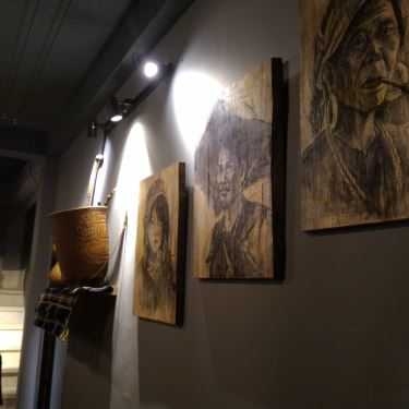 Không gian- Trekker Café