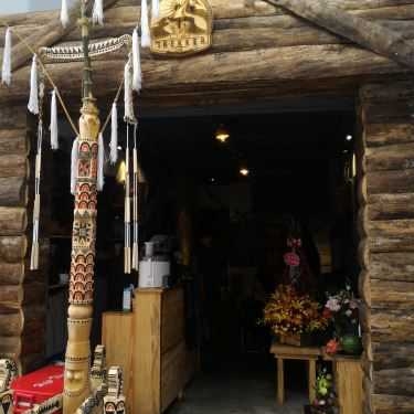 Không gian- Trekker Café