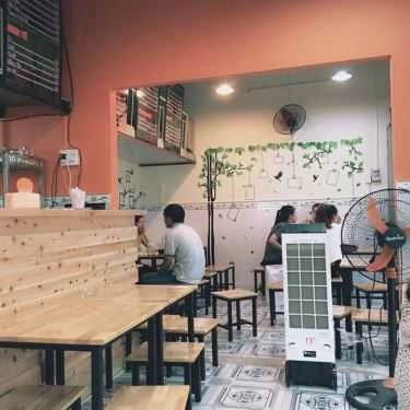 Không gian- Trụ Cứu Hỏa - Coffee & Trà Sữa