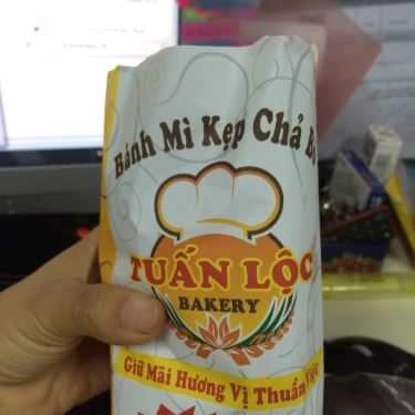 Món ăn- Tiệm Bánh Tuấn Lộc - Bánh Mì Nóng Kẹp Chả Bò