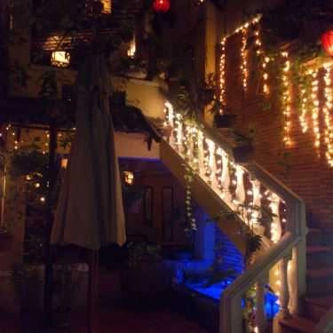 Không gian- Tưởng Niệm Cafe - Chu Văn An