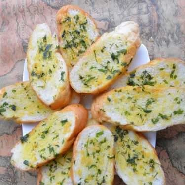 Món ăn- Tiệm Bánh V Bánh Mì - Lê Bình