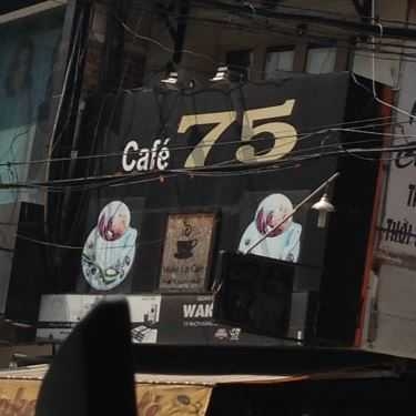 Không gian- Wake Up Cafe