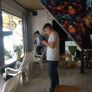Không gian- 81 Yellow Coffee House