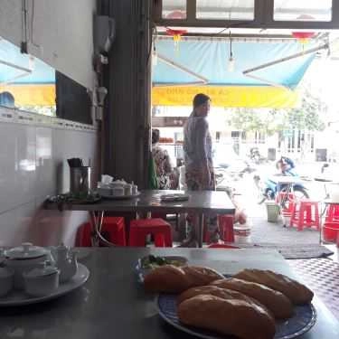 Không gian- Quán Ăn Linh - Bún Cari Vịt