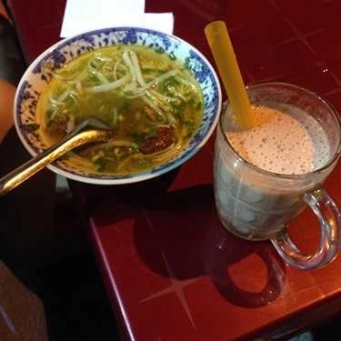 Món ăn- Quán Ăn Bánh Canh Chả Cá & Sinh Tố Lề Đường - Phan Bội Châu