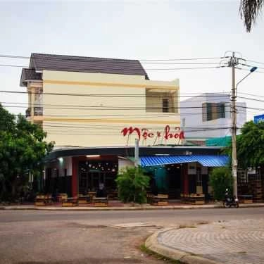Không gian- Quán Ăn Mộc & Hỏa - Lẩu & Nướng