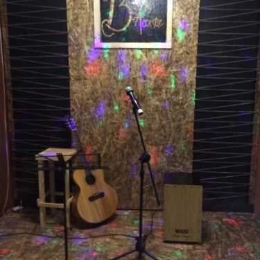 Không gian- B - Acoustic Cafe