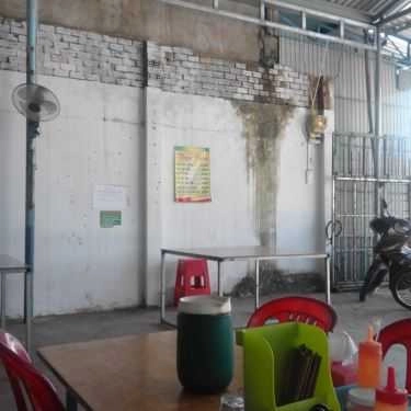 Không gian- Quán Ăn Hoàng Phú - Bún Cá Rô Đồng, Bánh Đa Cua & Bún Chả Nướng