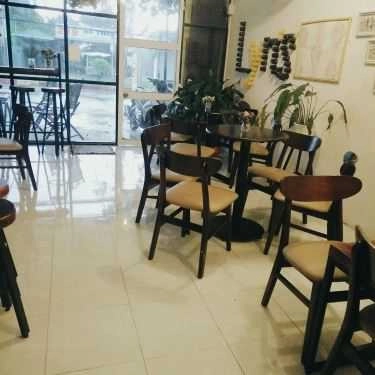 Không gian- Lyn's Cafe