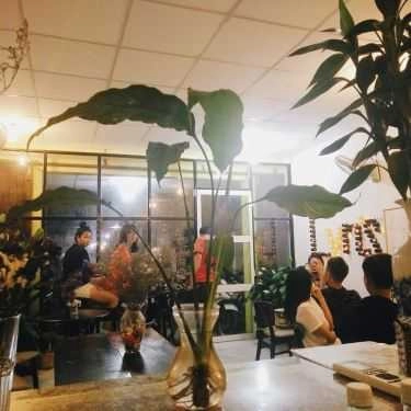 Không gian- Lyn's Cafe