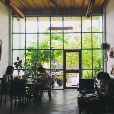 Không gian- A Little Thing Bistro & Cafe