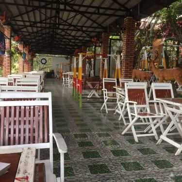 Không gian- Đá Dựng Cafe