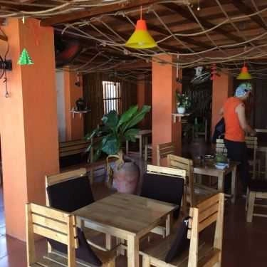Không gian- Dốc Coffee & Foods