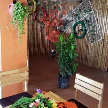 Không gian- Dốc Coffee & Foods