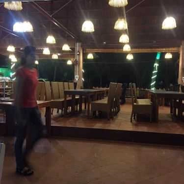 Không gian- Hương Dừa Restaurant & Coffee