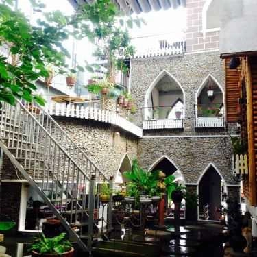 Không gian- Lâu Đài Cafe