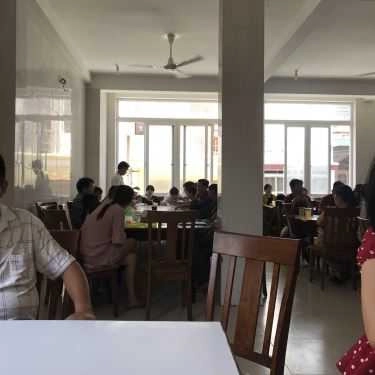 Không gian- Quán Ăn Nam Thạnh Lầu - Tiệm Cơm & Hải Sản