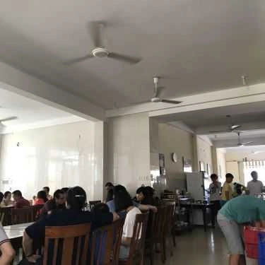 Không gian- Quán Ăn Nam Thạnh Lầu - Tiệm Cơm & Hải Sản