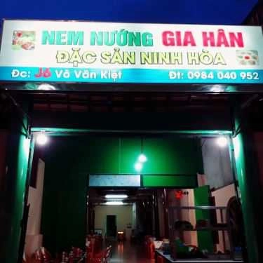 Không gian- Quán Ăn Nem Nướng Gia Hân