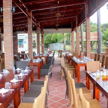 Không gian- Hương Dừa Restaurant & Coffee