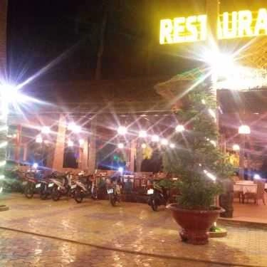 Không gian- Hương Dừa Restaurant & Coffee