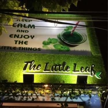Không gian- The Little Leaf Cafe