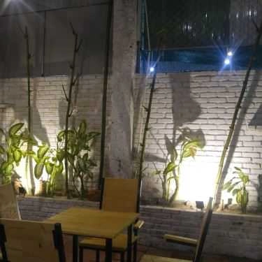 Không gian- Thứ 6 Cafe