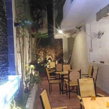 Không gian- Thứ 6 Cafe