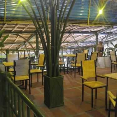 Không gian- Thứ 6 Cafe