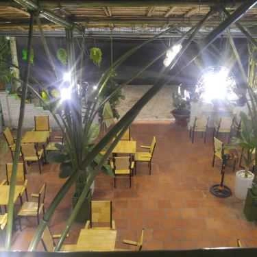 Không gian- Thứ 6 Cafe