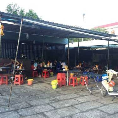 Không gian- Quán Ăn Cô Lan - Bánh Tầm Cari Cay